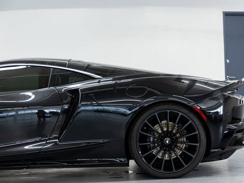 Used 2020 McLaren GT image 15