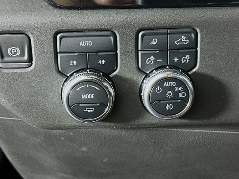 Used 2025 GMC Sierra 1500 SLT AWD/4WD image 16
