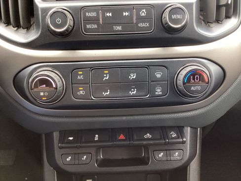 Used 2018 Chevrolet Colorado Z71 AWD/4WD image 23