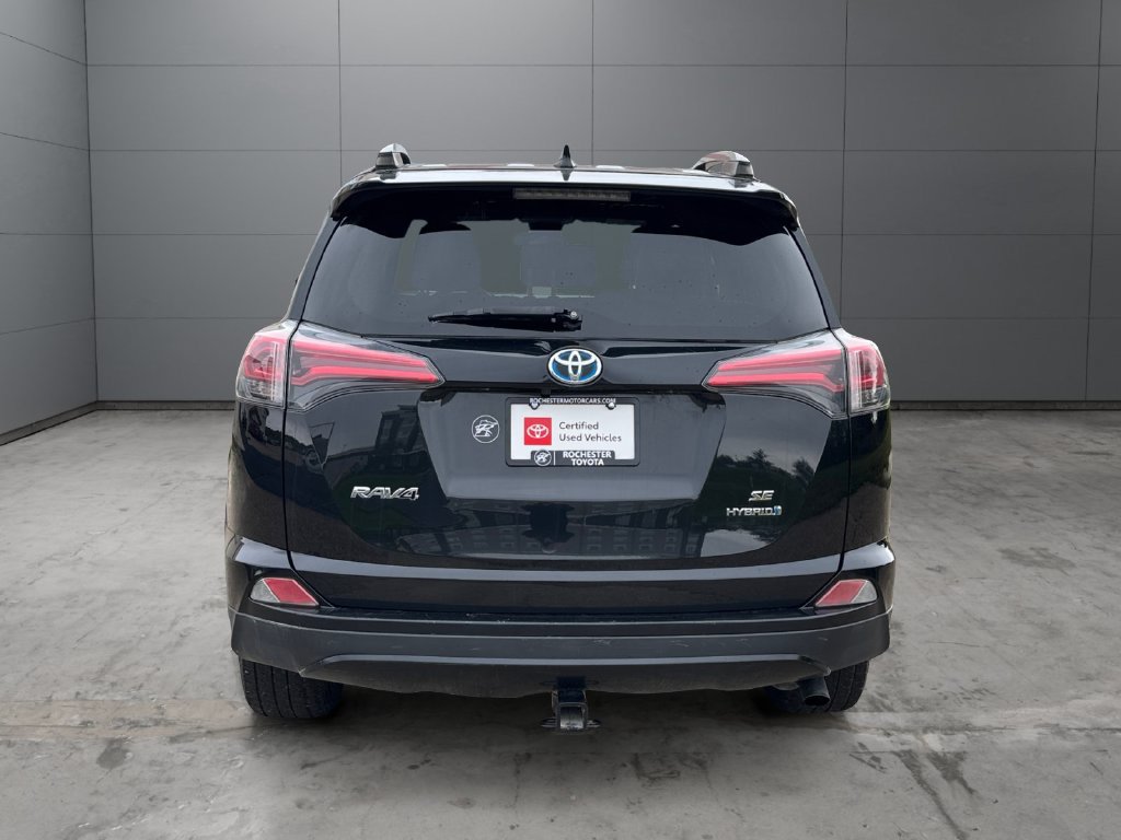 Used 2018 Toyota RAV4 SE AWD/4WD image 4