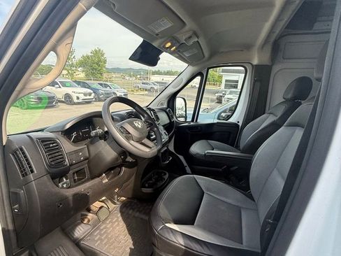 Used 2025 RAM ProMaster 2500 w/ Convenience Group FWD image 6