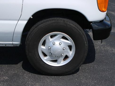 Used 2007 Ford E-250 and Econoline 250 RWD image 23