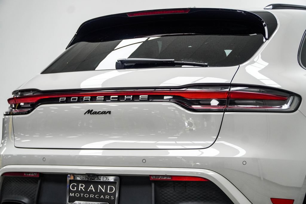 Used 2023 Porsche Macan AWD/4WD image 17