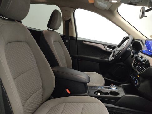 Used 2020 Ford Escape SE image 21