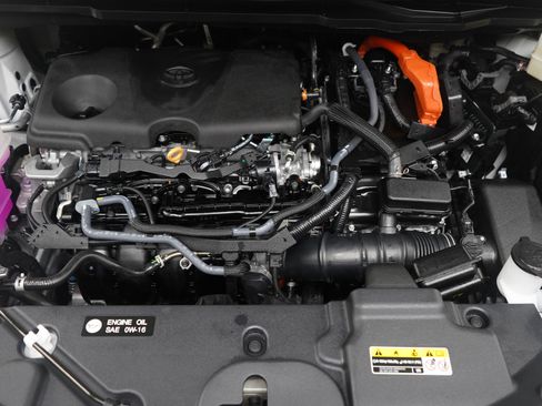 Used 2025 Toyota Sienna XLE image 33