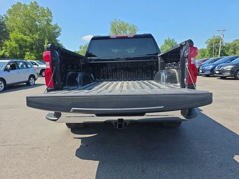 Used 2022 Chevrolet Silverado 1500 LT AWD/4WD image 11