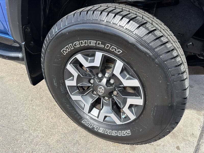 Used 2017 Toyota Tacoma TRD Off-Road w/ Tow Package AWD/4WD image 13
