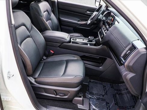 Used 2022 Nissan Pathfinder SL w/ SL Premium Package image 28