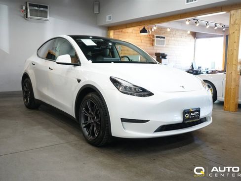 Used 2021 Tesla Model Y Long Range AWD/4WD image 3