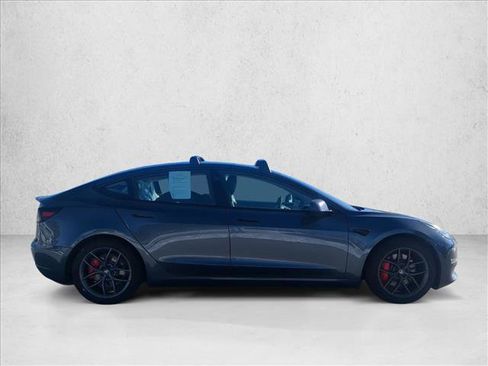 Used 2022 Tesla Model 3 Performance image 4