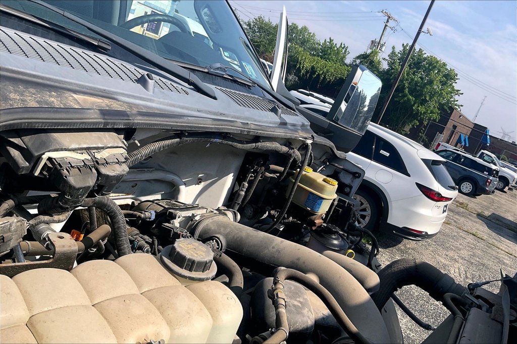 Used 2018 Ford F650 2WD Regular Cab Super Duty image 9