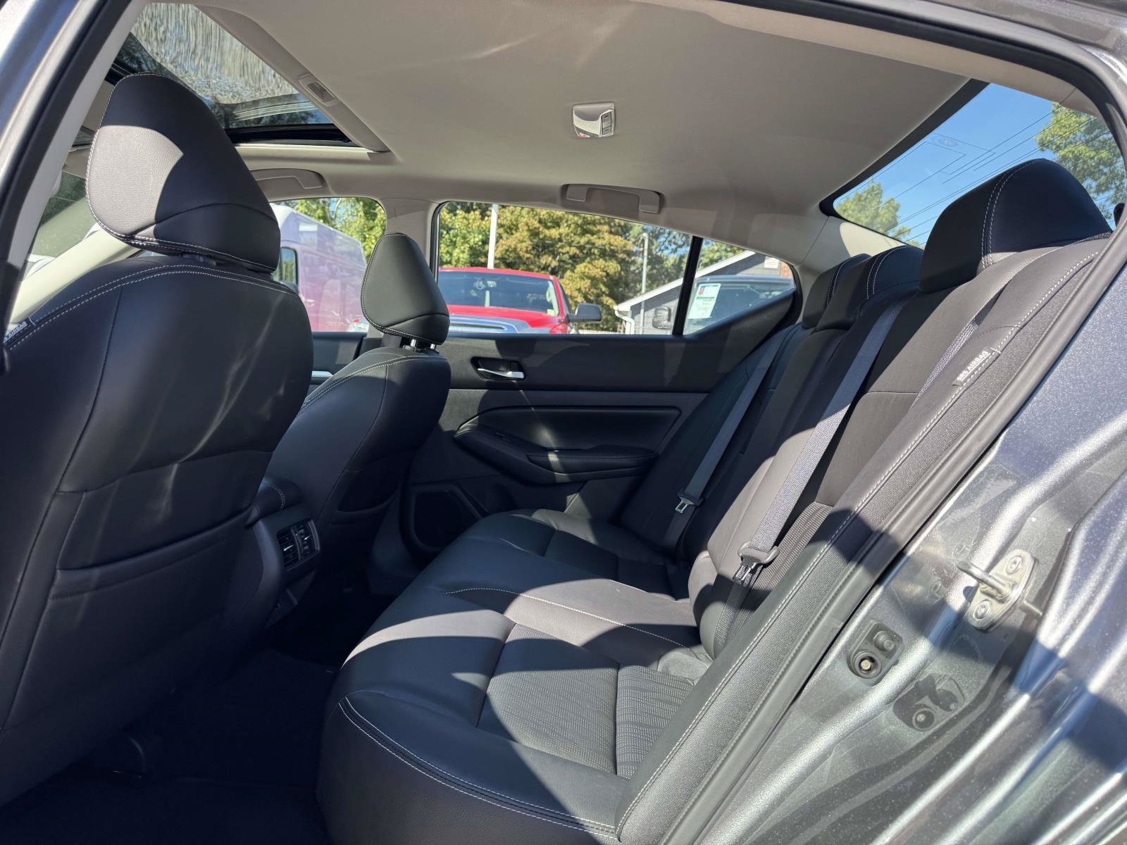 Used 2019 Nissan Altima 2.5 SL FWD image 9