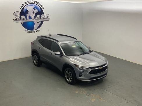 Used 2024 Chevrolet Trax LT image 15