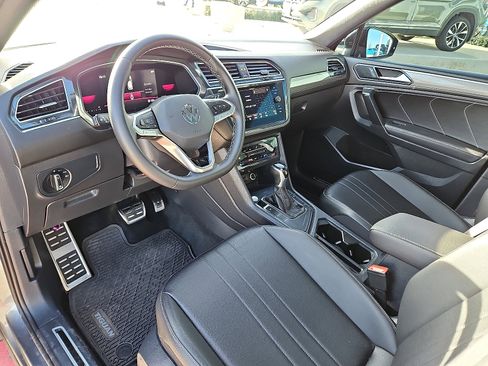 Certified 2023 Volkswagen Tiguan SE R-Line image 10