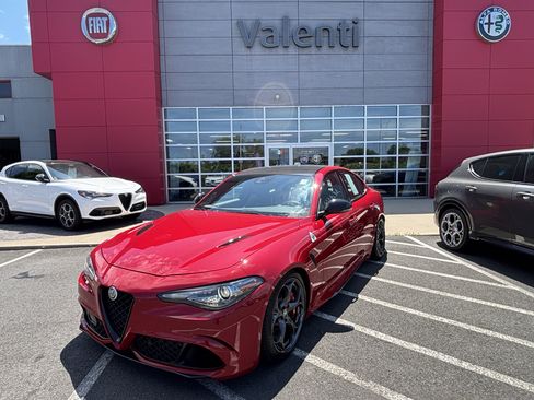 Certified 2023 Alfa Romeo Giulia Quadrifoglio RWD image 1