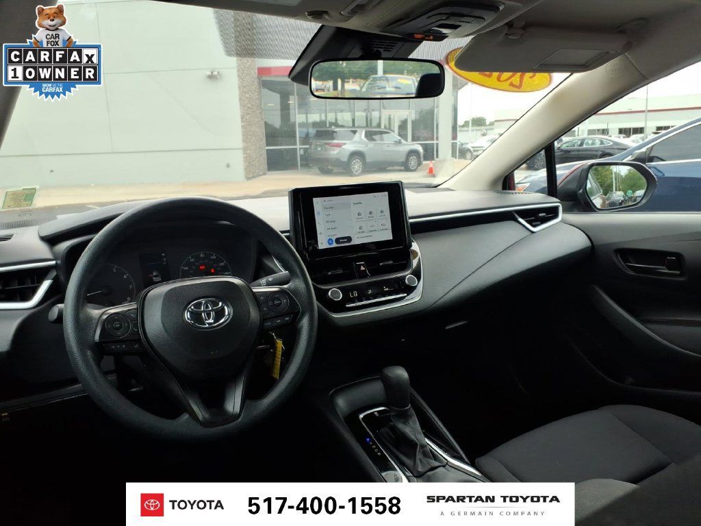 Used 2025 Toyota Corolla LE FWD image 13