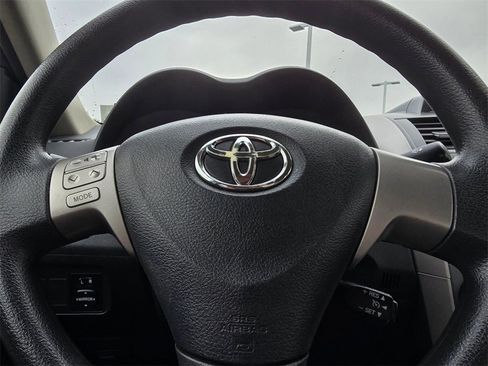 Used 2013 Toyota Corolla LE image 27