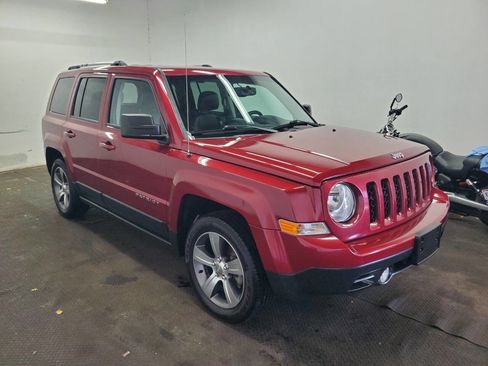 Used 2017 Jeep Patriot High Altitude FWD image 3