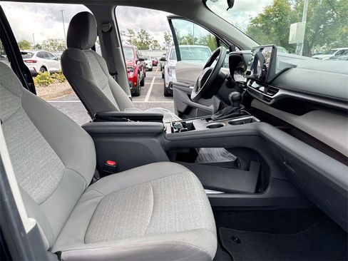 Used 2024 Toyota Sienna LE image 21
