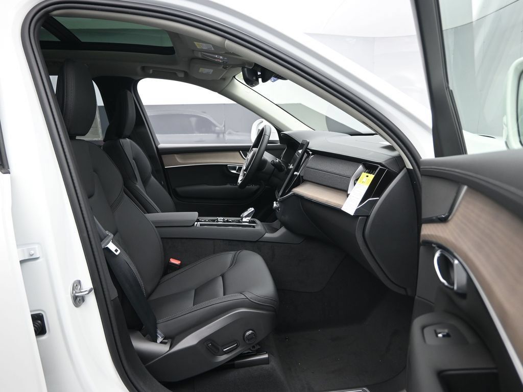 New 2026 Volvo XC90 B6 Plus w/ Protection Package AWD/4WD image 24