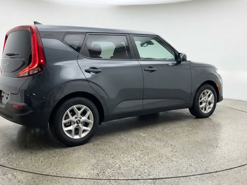 Used 2025 Kia Soul LX w/ LX Technology Package FWD image 9