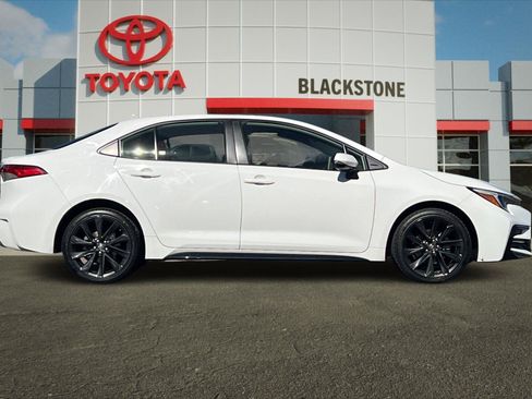 Certified 2024 Toyota Corolla SE FWD image 2