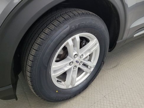Used 2021 Ford Explorer XLT w/ Equipment Group 202A AWD/4WD image 31