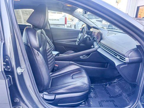 Used 2024 Hyundai Elantra Limited image 20