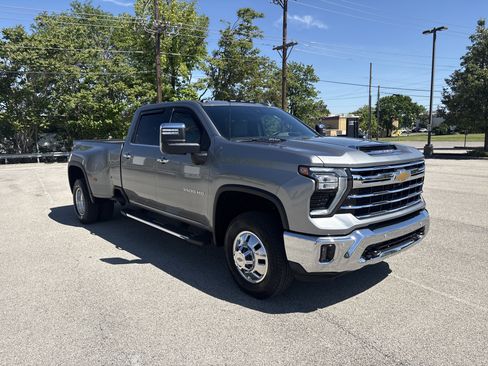 Used 2025 Chevrolet Silverado 3500 LTZ w/ LTZ Convenience Package AWD/4WD image 1
