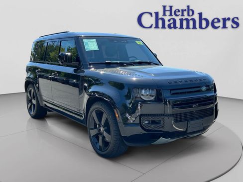 Used 2024 Land Rover Defender 110 V8 AWD/4WD image 3