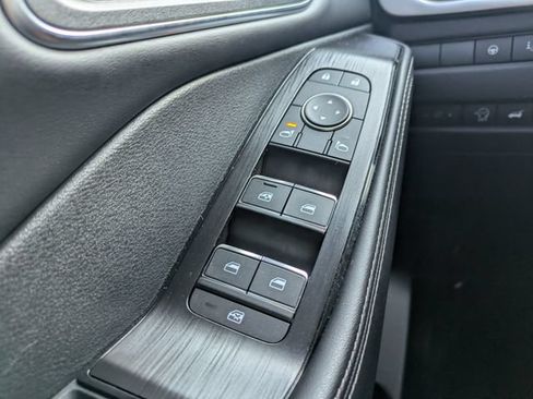 Used 2025 Nissan Rogue Platinum w/ Platinum Premium Package FWD image 28