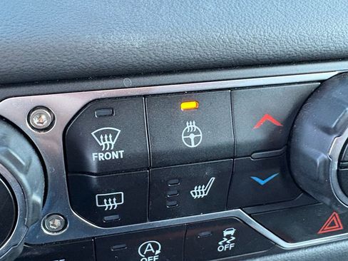 Used 2024 Jeep Wrangler Unlimited Rubicon w/ Convenience Group image 20