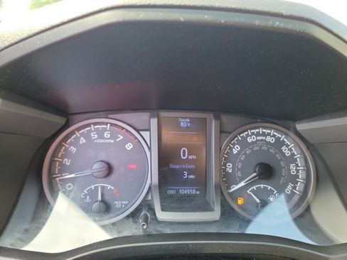 Used 2017 Toyota Tacoma TRD Sport w/ Tow Package AWD/4WD image 19