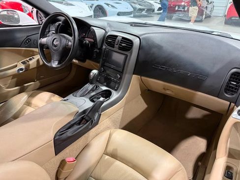 Used 2007 Chevrolet Corvette Coupe w/ Preferred Equipment Group RWD image 10