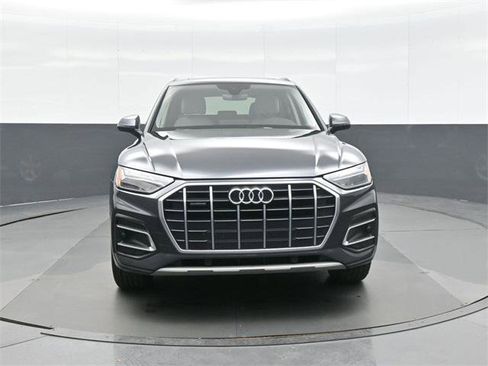 Used 2023 Audi Q5 2.0T Premium w/ Convenience Package image 2
