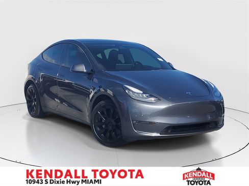 Used 2021 Tesla Model Y Long Range image 1