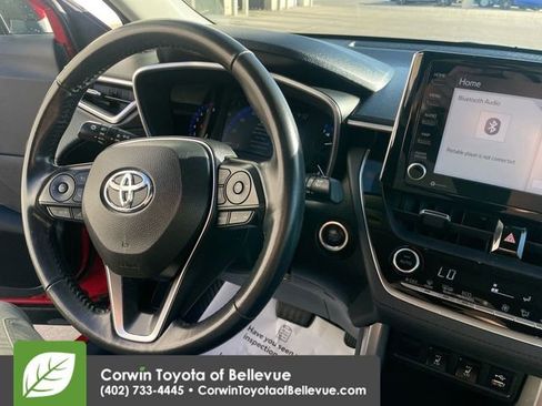 Certified 2022 Toyota Corolla Cross XLE image 21