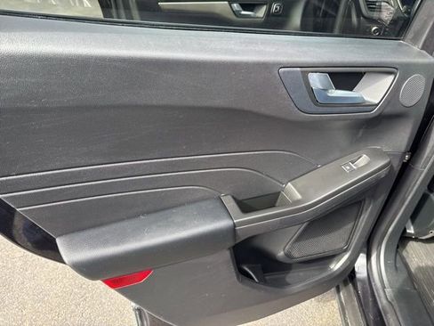 Certified 2022 Ford Escape SEL w/ Technology Package image 29