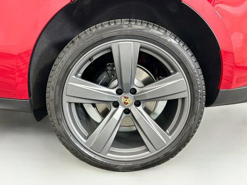 Used 2026 Porsche Macan AWD/4WD image 32