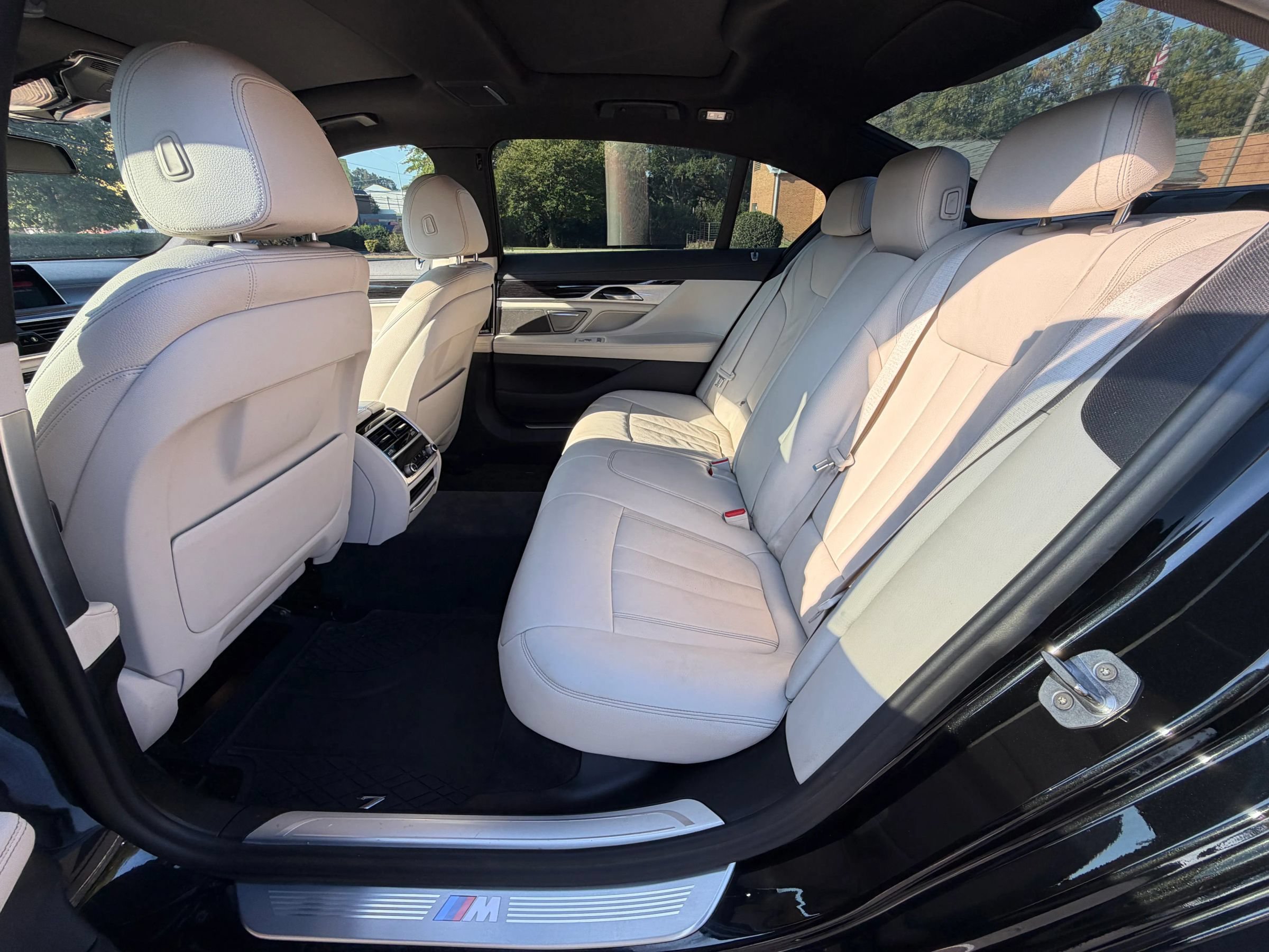 Used 2019 BMW 740i xDrive w/ M Sport Package AWD/4WD image 14