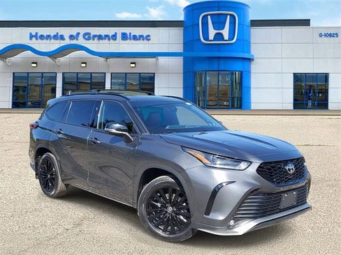 Used 2023 Toyota Highlander XSE image 1