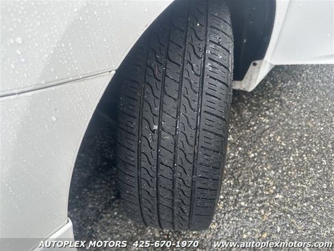 Used 2010 Toyota Matrix S image 25