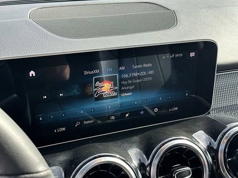 Used 2021 Mercedes-Benz GLB 250 w/ Premium Package image 12