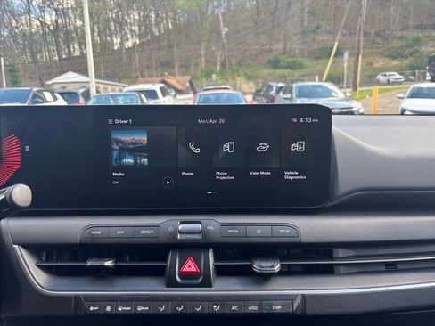 Used 2025 Kia K4 LXS image 17