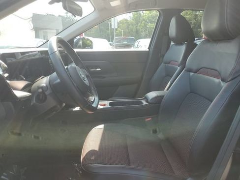 Certified 2025 Nissan Kicks SR AWD/4WD image 14