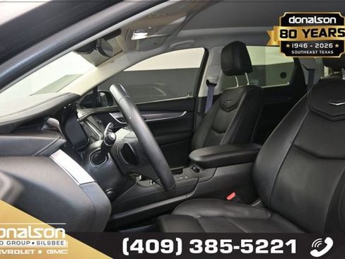 Used 2017 Cadillac XT5 Premium Luxury w/ Driver Assist Package FWD image 9