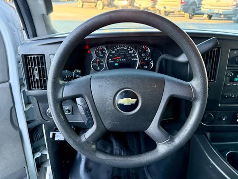 Used 2017 Chevrolet Express 3500 image 12