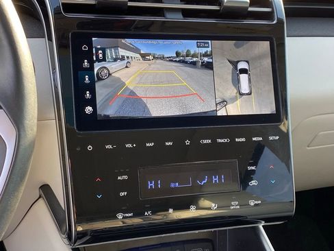 Used 2024 Hyundai Tucson Limited image 16