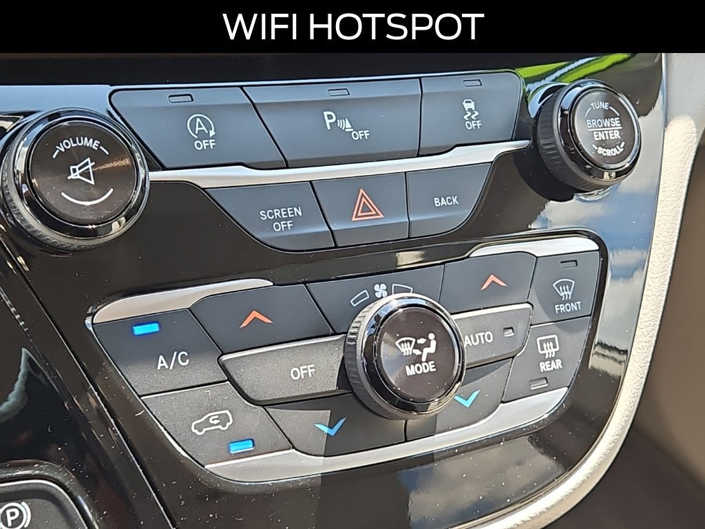 Used 2017 Chrysler Pacifica Touring-L w/ Tire & Wheel Group FWD image 29