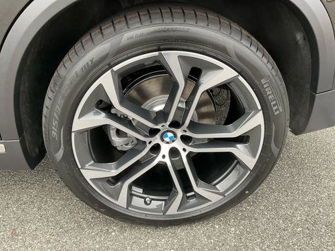 Certified 2025 BMW X5 xDrive40i w/ Executive Package image 22